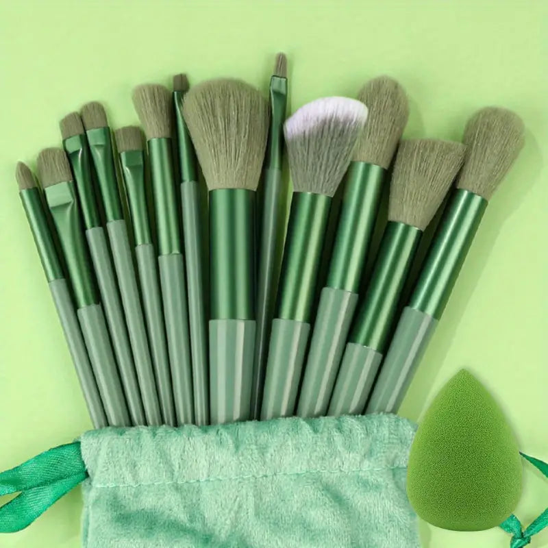 Soft Fluffy Makeup Brushes Set With Makeup Sponge